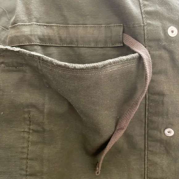 Nine West olive green denim cotton coat. NWT. Medium. Snaps. Cinches. - Picture 6 of 10